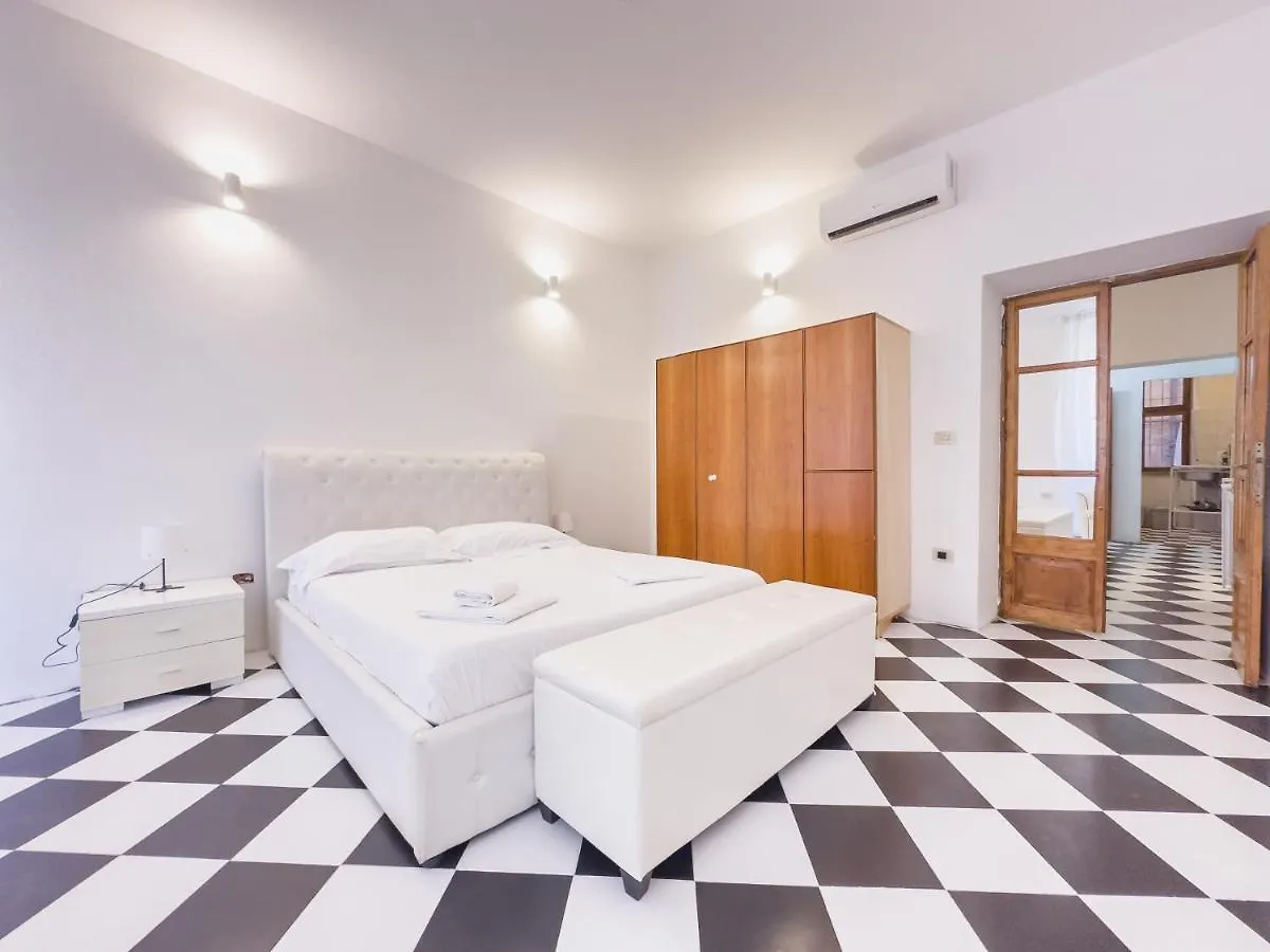 Domus Sant'Elena 2 Apartment Rome