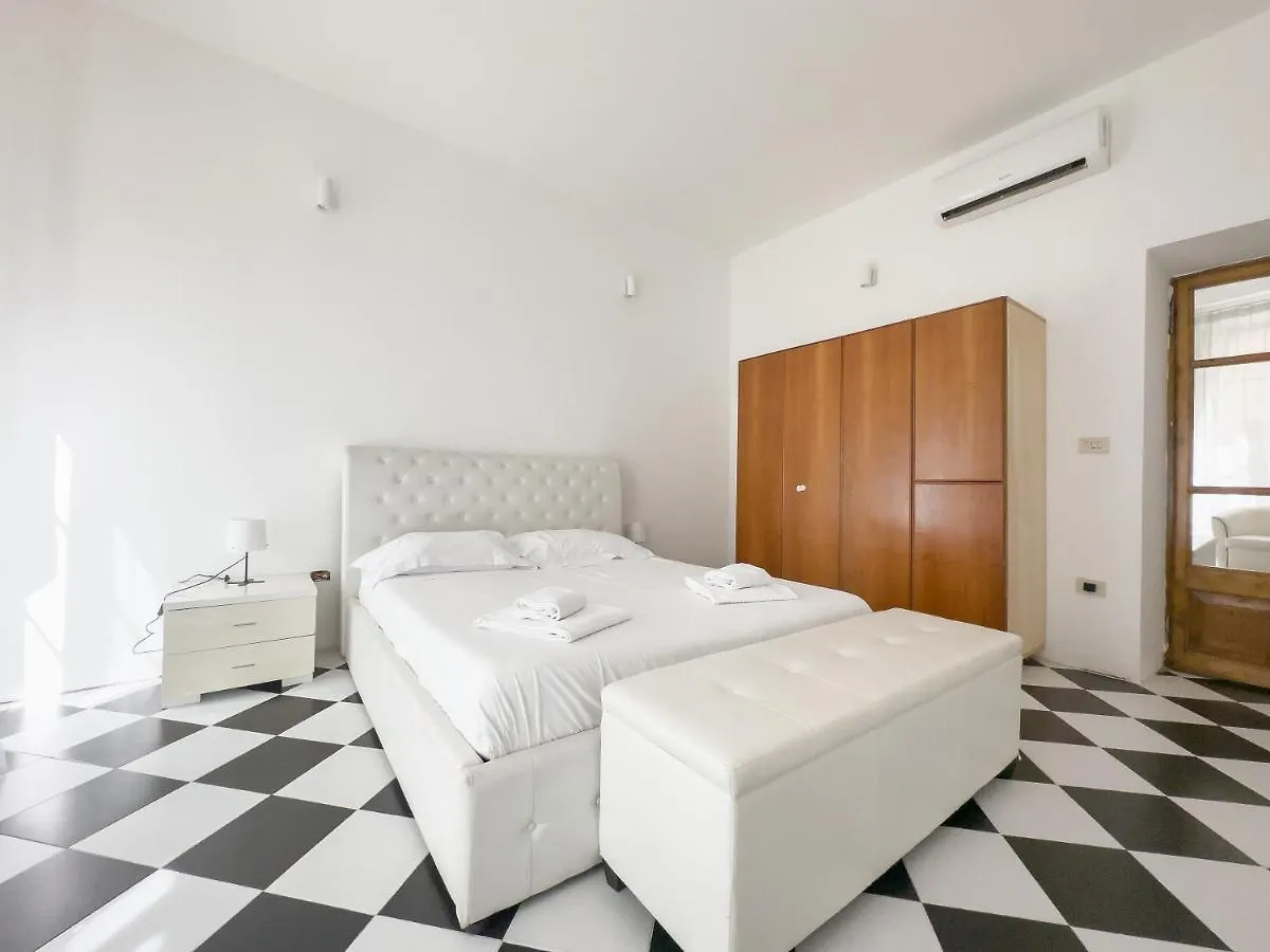 Domus Sant'Elena 2 Apartment Rome