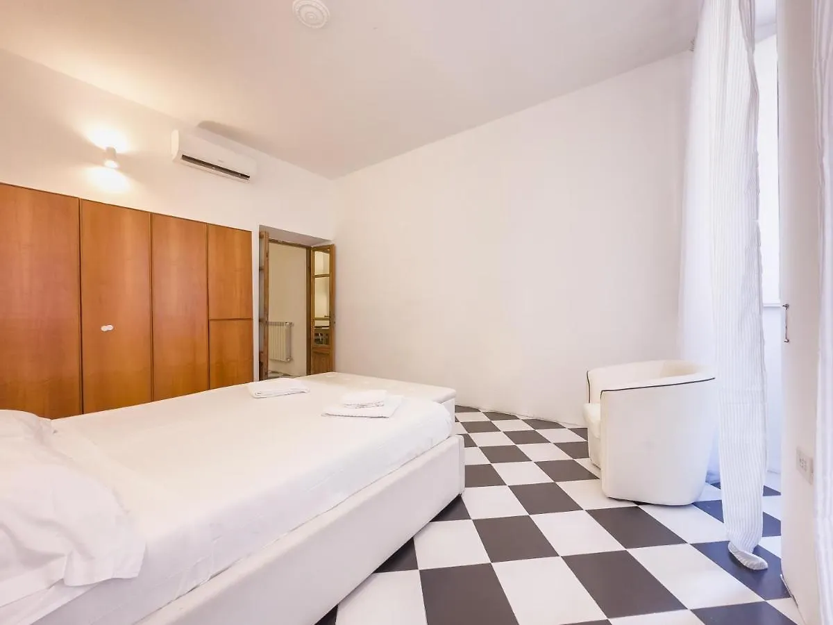 Domus Sant'Elena 2 Apartment Rome