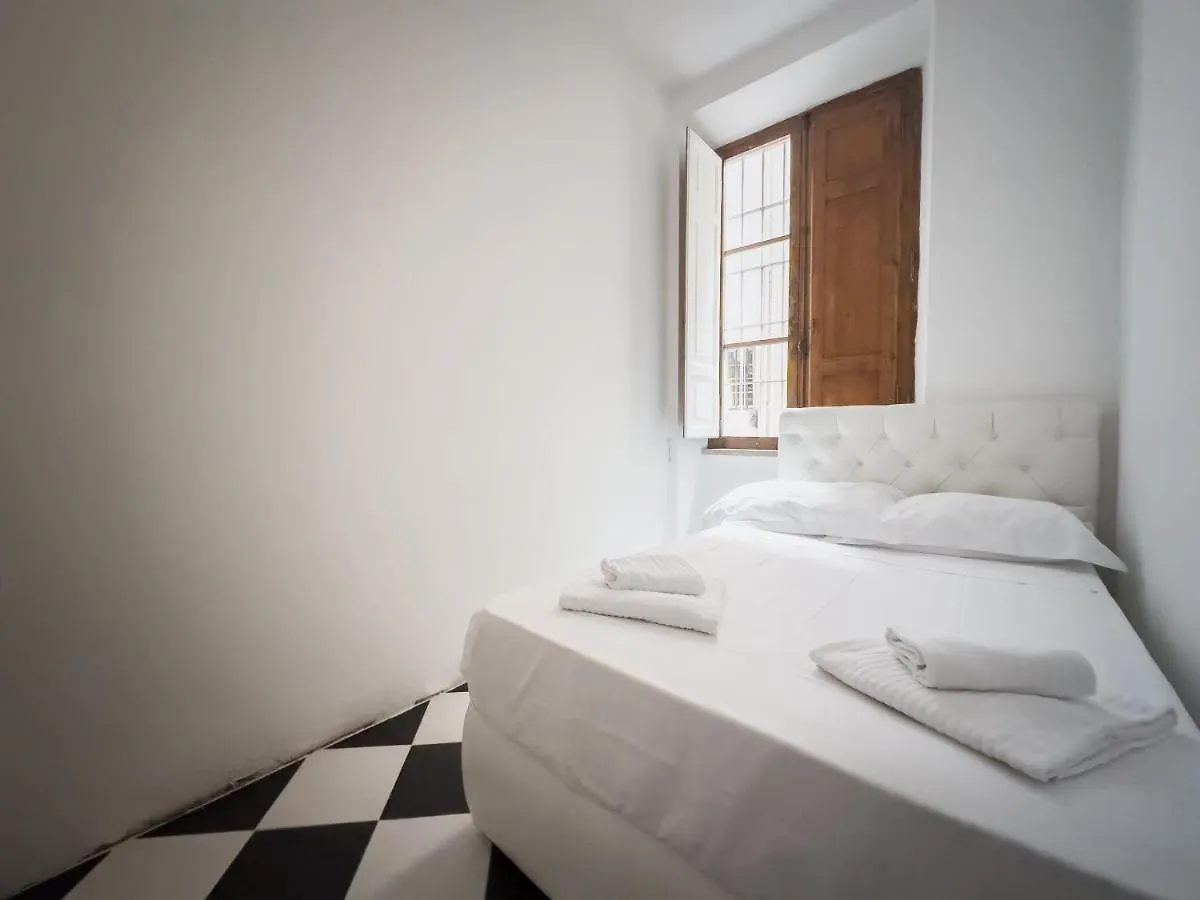 Domus Sant'Elena 2 Apartment Rome